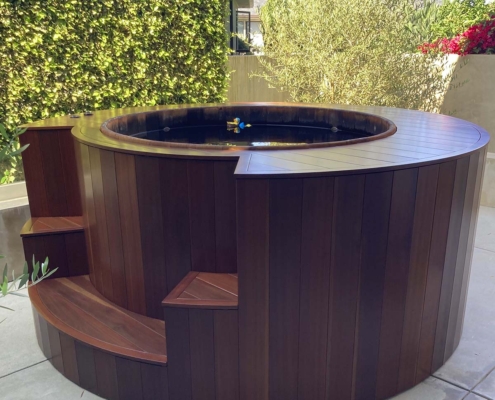 Hot-tub-wrapped-with-South-Pacific-Redwood-Manilkara-Torem-1200-3