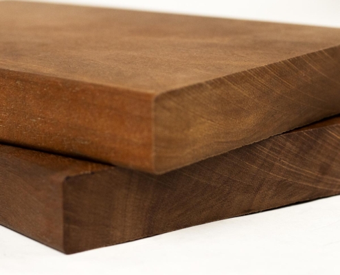 South-Pacific-Redwood-Grain-Close-Up-Angled