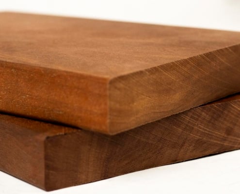 South-Pacific-Redwood-Grain-Close-Up-Angled-samples a product shot of Torem deck boards in 5/4x6 size